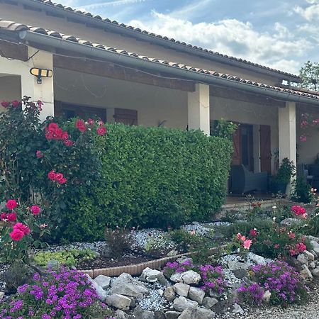 Appartement mansardé et climatisé 50 m2 Pompignan  Extérieur photo