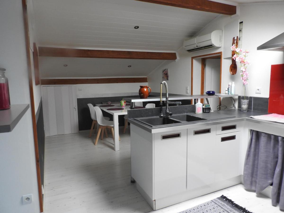 Appartement mansardé et climatisé 50 m2 Pompignan  Extérieur photo