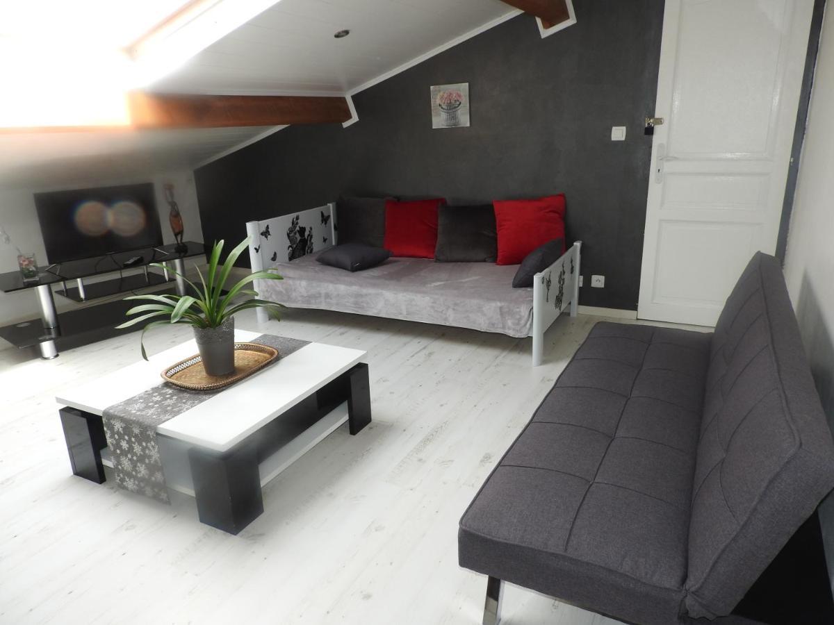 Appartement mansardé et climatisé 50 m2 Pompignan  Extérieur photo