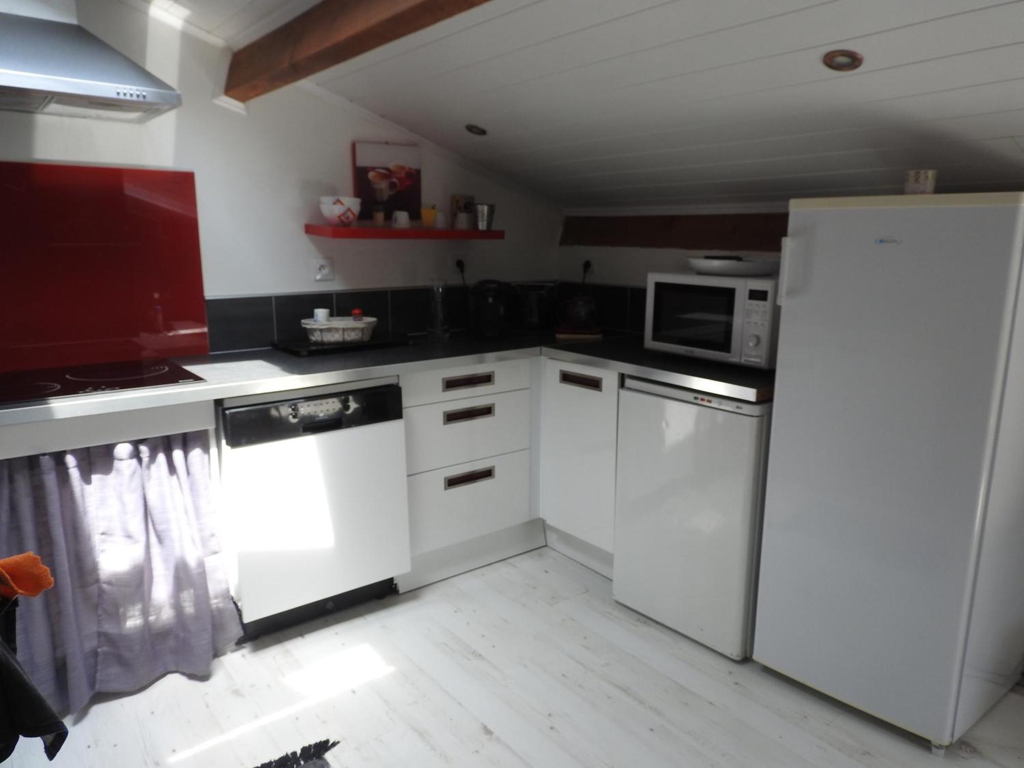 Appartement mansardé et climatisé 50 m2 Pompignan  Extérieur photo