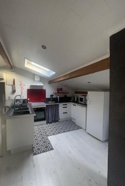 Appartement mansardé et climatisé 50 m2 Pompignan  Extérieur photo